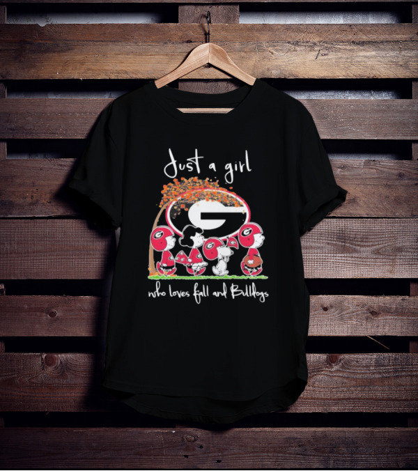 Just A Girl Who Loves Fall And Bulldogs Peanuts Georgia Football T-Shirt