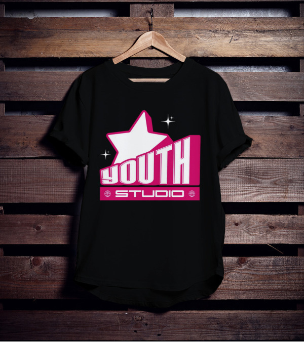 Youth Studio Magenta Y2k Streetwear T-Shirt