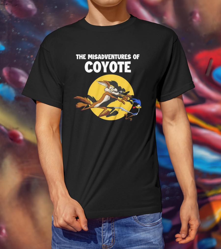 The Misadventures Of Coyote And Road Runner Chase Scene Moon背景 T-Shirt