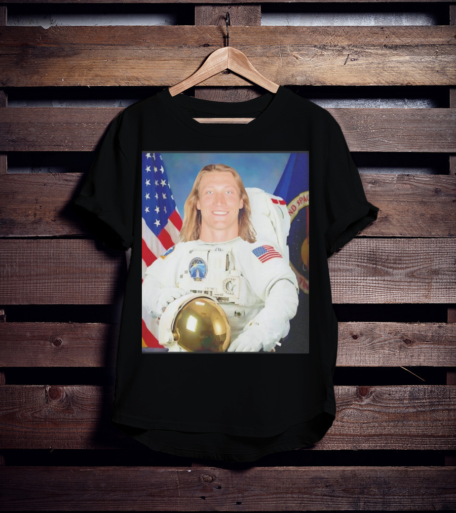Trevor Lawrence Jacksonville Jaguars Win A Game Or Go To The Moon Astronaut USA Flag T-Shirt