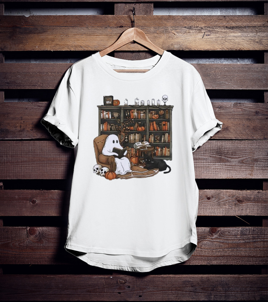 Retro Ghost Reading Books Skeletons Pumpkins Black Cat Library T-Shirt