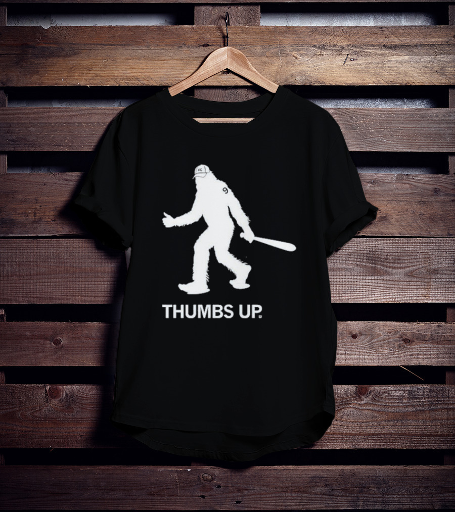 Thumbs Up Sasquatch KC Royals Baseball Bat номер 9 T-Shirt