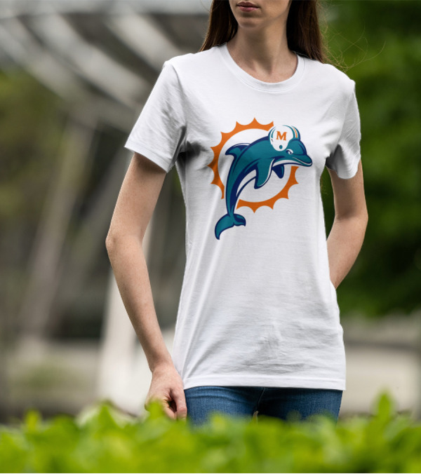 Go Fins Miami Dolphins Football Team Iconic M Helm T-Shirt
