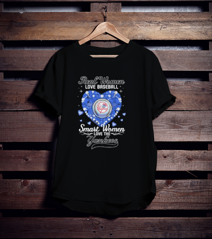 Real Women Love Baseball Smart Women Love The New York Yankees Vintage Diamonds T-Shirt