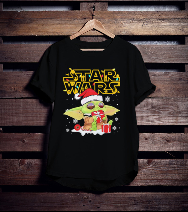 Star Wars Baby Yoda Christmas Santa Hat Snowflakes T-Shirt