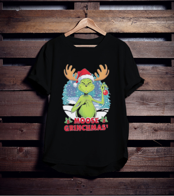 Moose Grinchmas Christmas Grinch Santa Hat Snowflakes T-Shirt