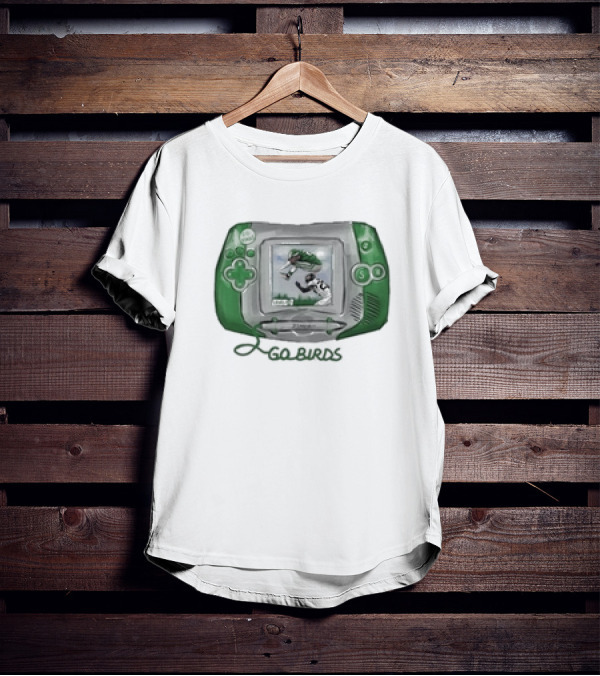 Dhwanisaraiya Go Birds Retro Handheld Console Green Classic Footballer Scene T-Shirt