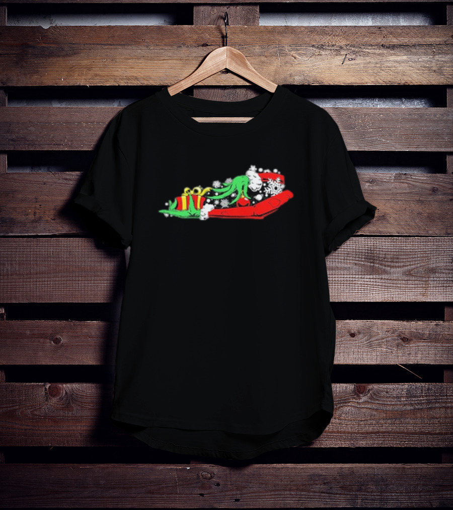 Kentucky Kentuckian Sleigh With Green Hand And Gifts Snowflakes T-Shirt