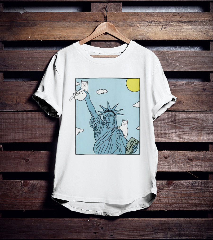 Statue Of Liberty With Cats And Rip N Dip Clouds T-Shirt