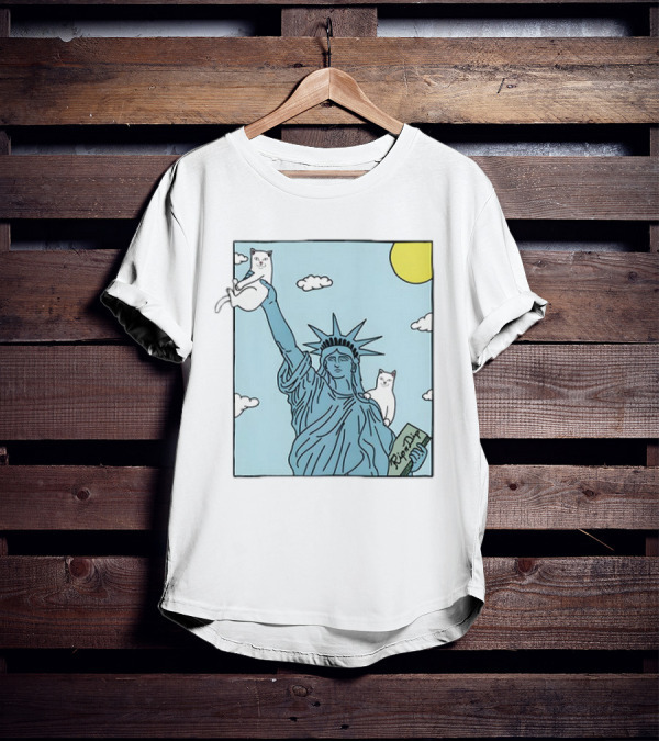 Statue Of Liberty With Cats And Rip N Dip Clouds T-Shirt