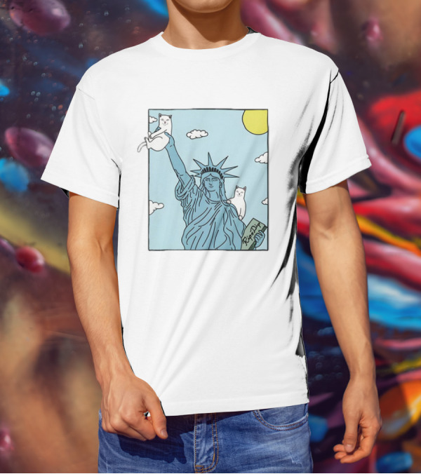 Statue Of Liberty With Cats And Rip N Dip Clouds T-Shirt