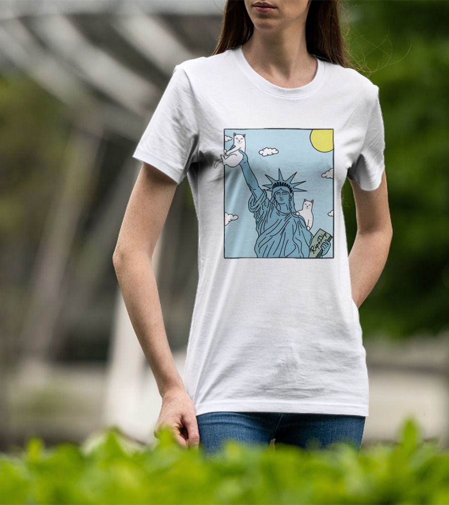 Statue Of Liberty With Cats And Rip N Dip Clouds T-Shirt