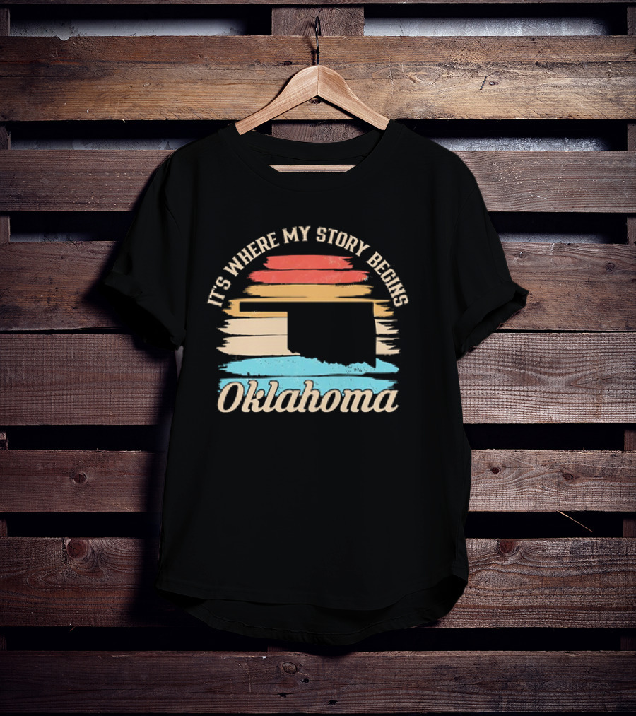 It's Where My Story Begins Oklahoma Map Vintage Retro Stripes T-Shirt