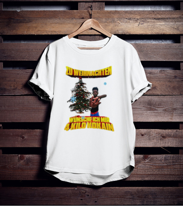 Zu Weihnachten Wünsche Ich Mir 4 Kilo Kokain Christmas Tree And Person T-Shirt