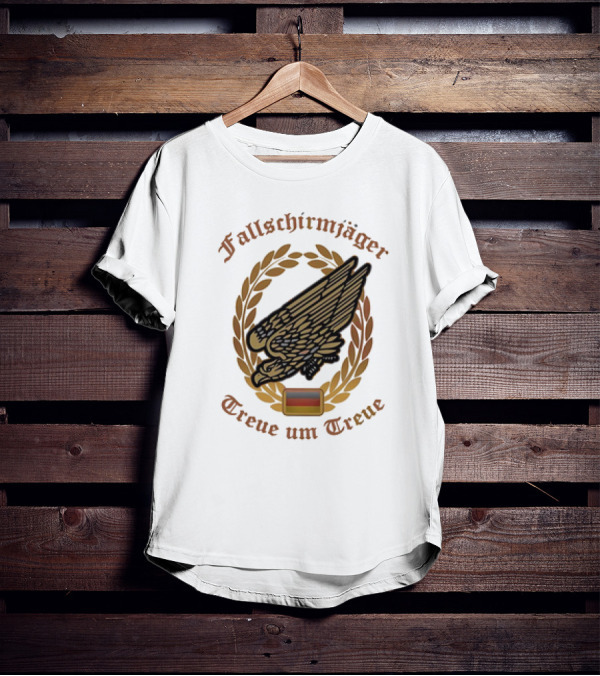 Fallschirmjäger Treue Um Treue Laurel Wreath Badge With Germany Flag T-Shirt