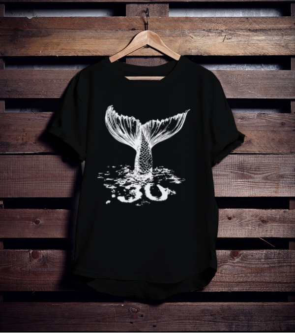 30naonda Preta Whale Tail Splash T-Shirt