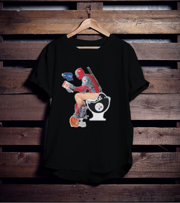 Deadpool On Toilet With Pittsburgh Steelers Bowl And Other NFL Team Helmets Including Kansas City Chiefs And New England Patriots T-Shirt