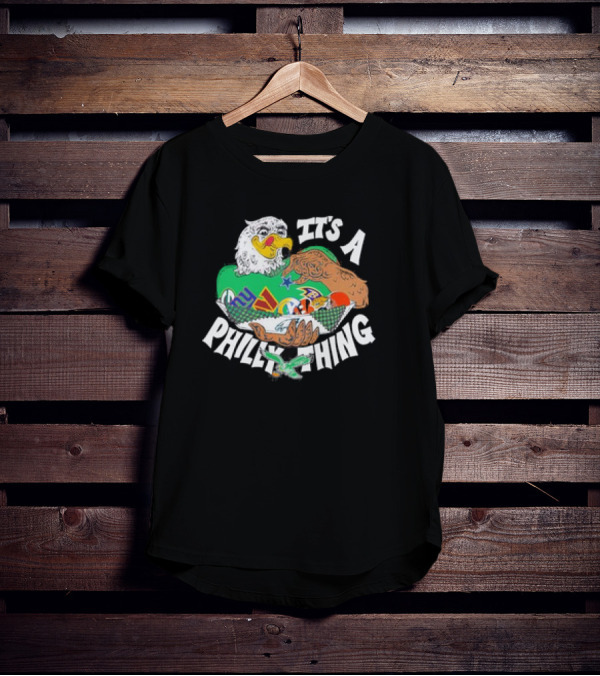 Philadelphia Eagles Christmas It's A Philly Thing With Eagle Holding Giants And Cowboys T-Shirt