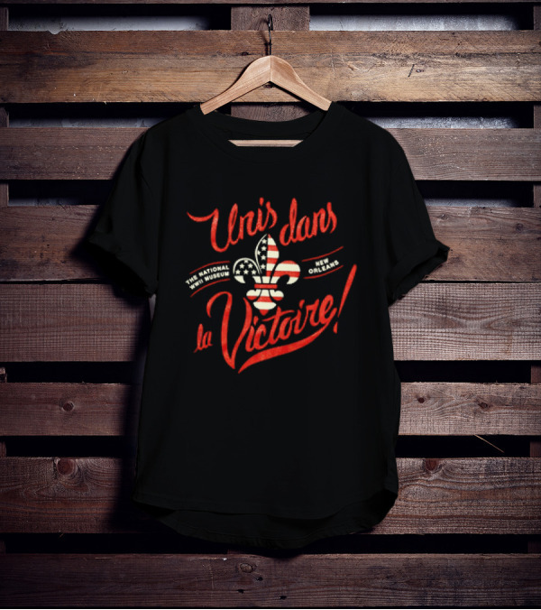 Unis Dans La Victoire The National WWII Museum New Orleans Fleur-de-lis American Flag T-Shirt