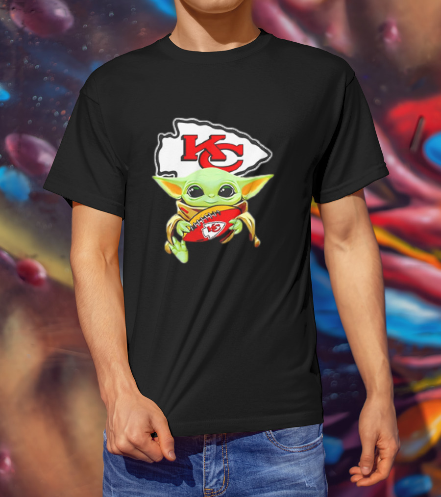 Baby Yoda Star Wars KC Chiefs Hug Football Team T-Shirt