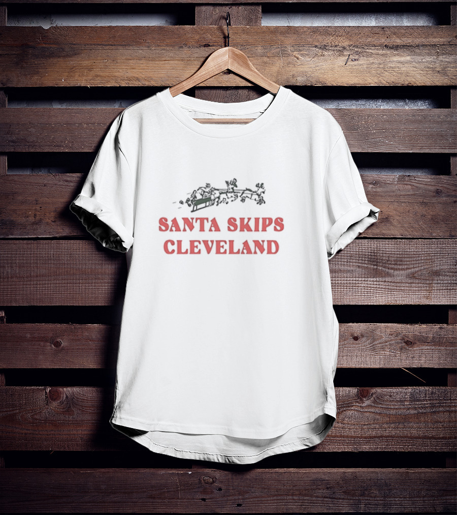 Santa Skips Cleveland Christmas Sleigh And Reindeer T-Shirt