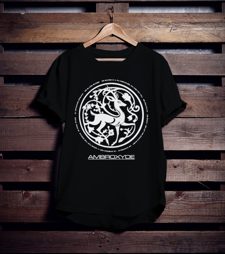 Felly Ambroxyde Scandinavian Deer Floral Circle T-Shirt