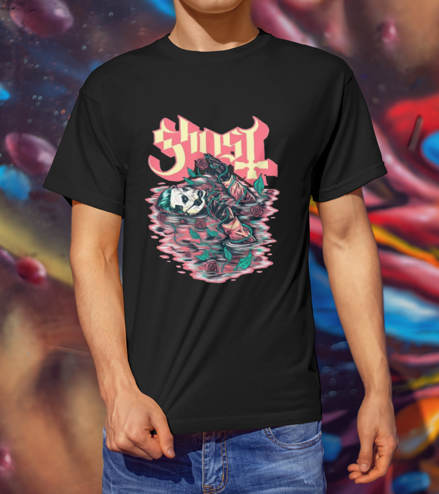 Ghost Pre-Raphaelite Art Nouveau Illustration With Roses T-Shirt