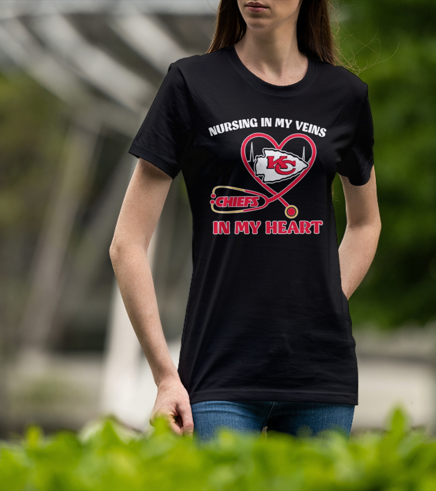 Nursing In My Veins Chiefs In My Heart KC Logo Heartbeat Stethoscope T-Shirt