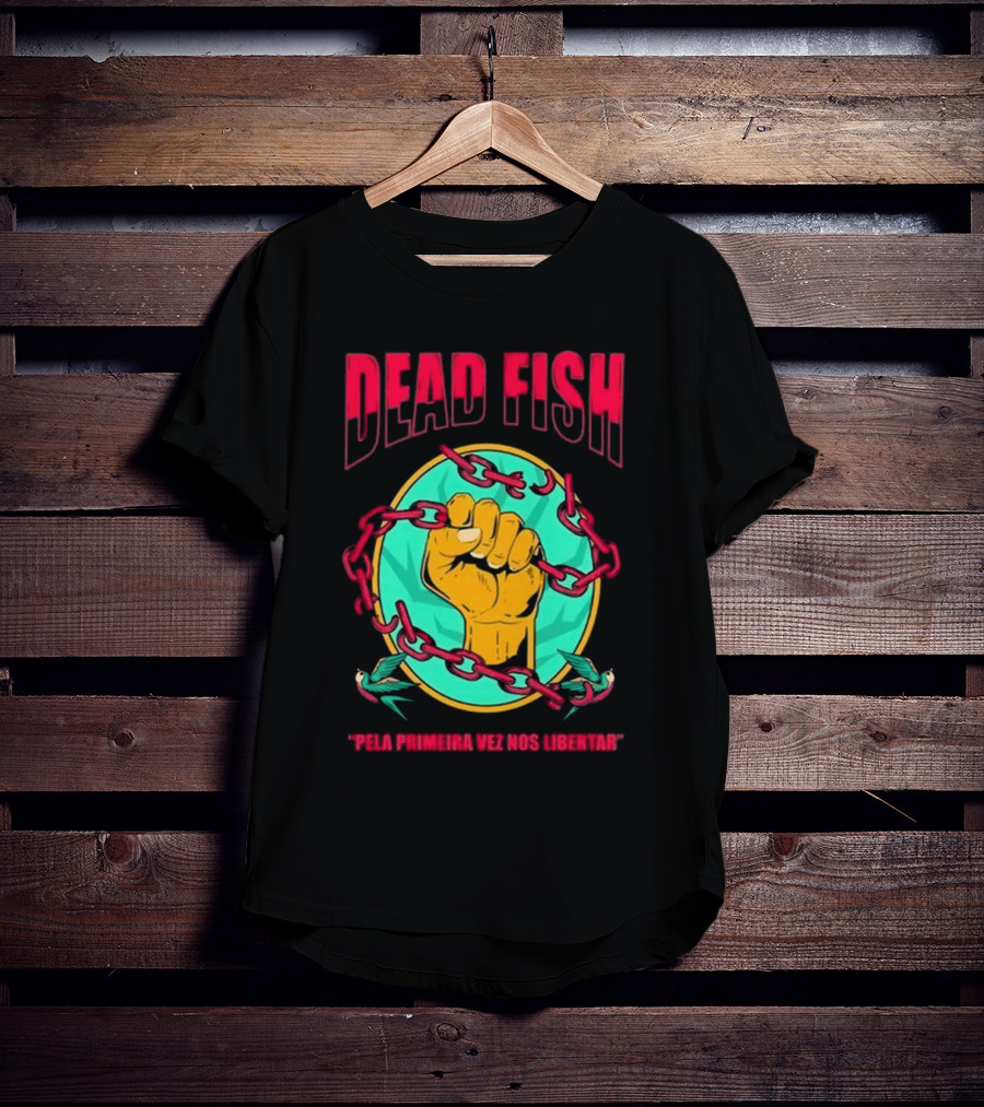 Dead Fish Pela Primeira Vez Nos Libartar T-Shirt