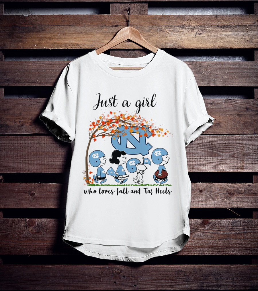 Just A Girl Who Loves Fall And Tar Heels Peanuts Cartoon Halloween T-Shirt