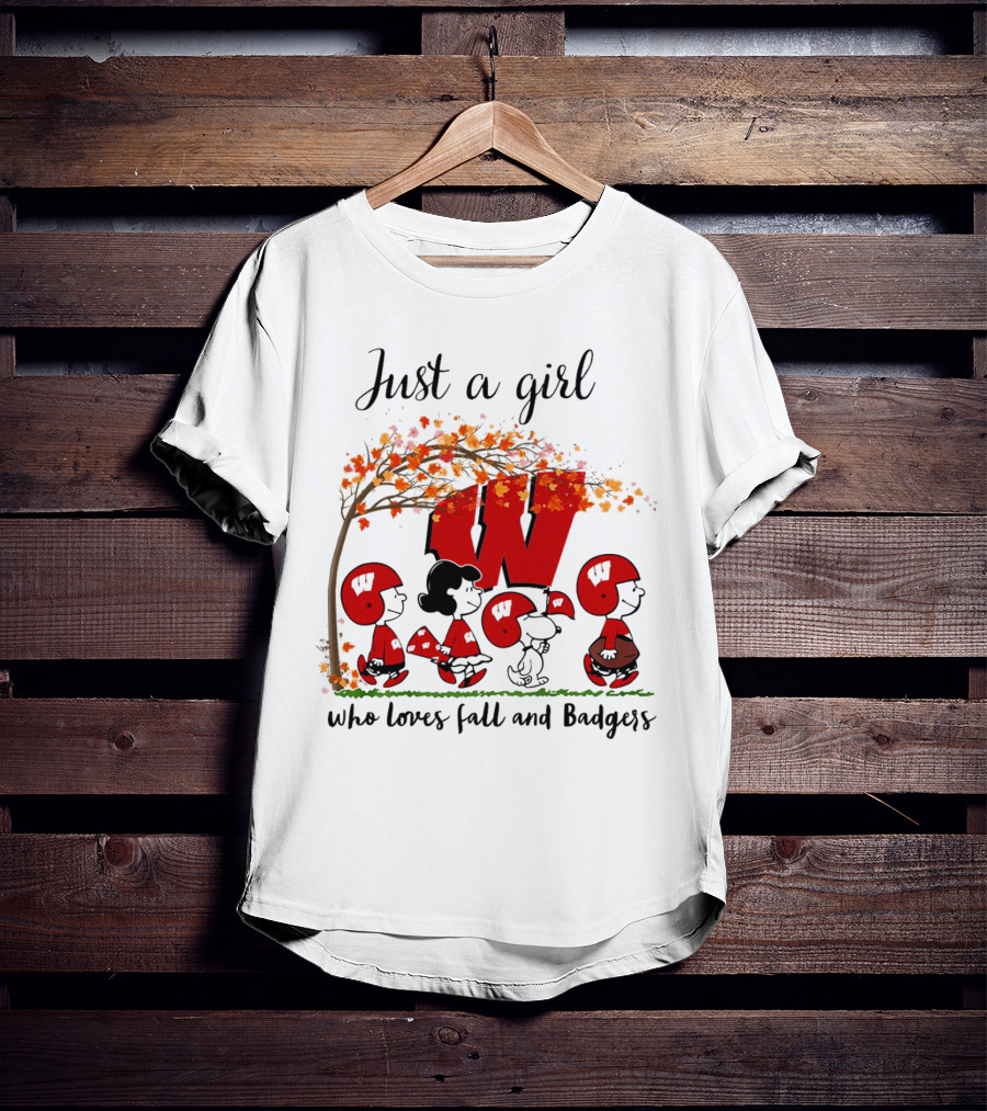 Just A Girl Who Loves Fall And Wisconsin Badgers Peanuts Cartoon T-Shirt