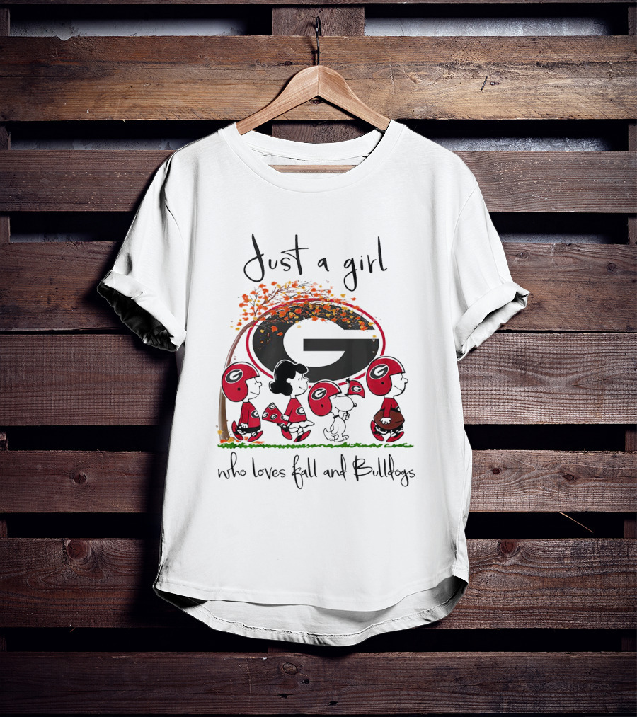 Just A Girl Who Loves Fall And Bulldogs Georgia Snoopy Football T-Shirt