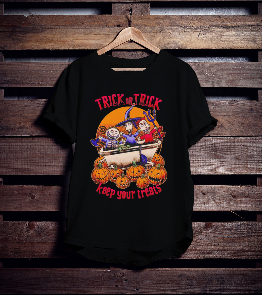 Trick Or Trick Keep Your Treats Halloween Pumpkin Characters In Bathtub T-Shirt
