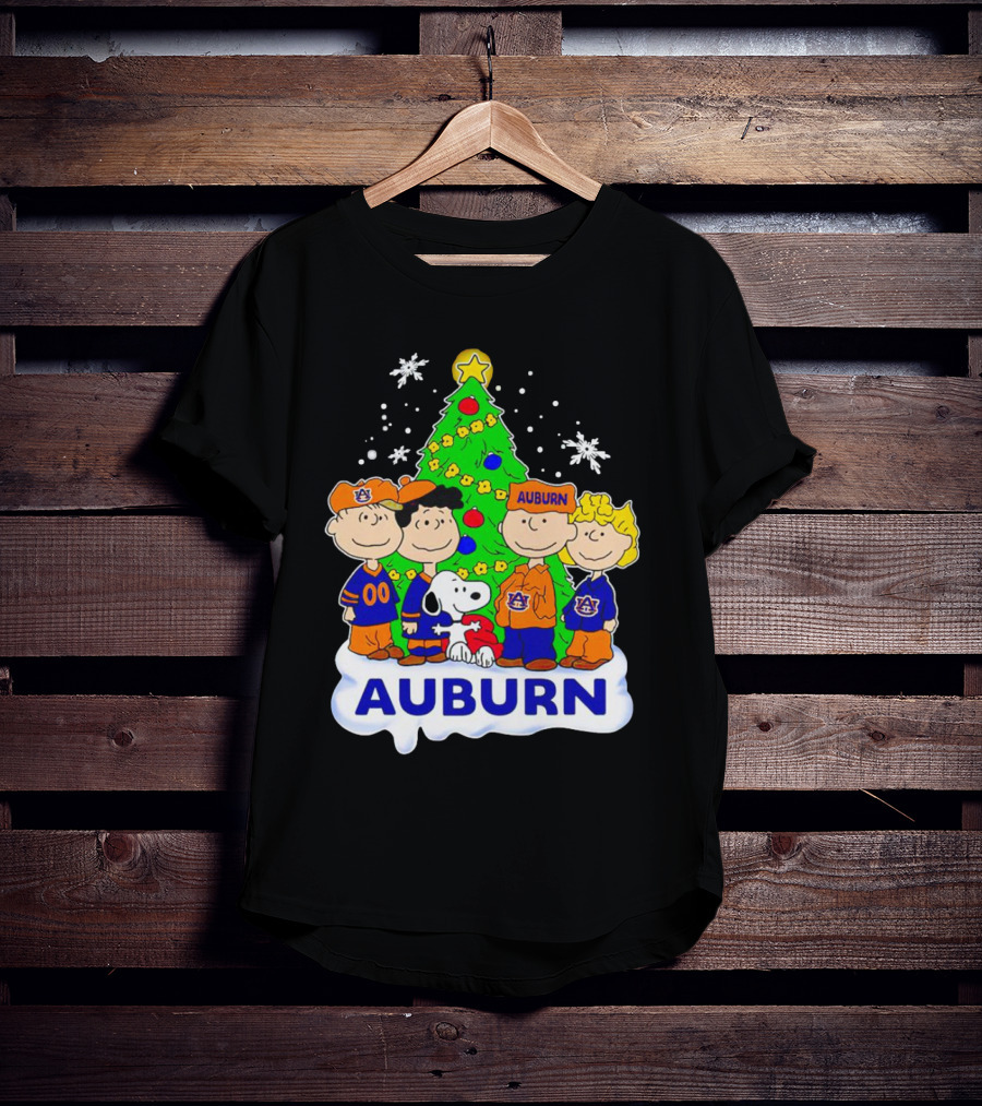Peanuts Auburn Tigers Christmas Tree Charlie Brown Snoopy Lucy Linus T-Shirt
