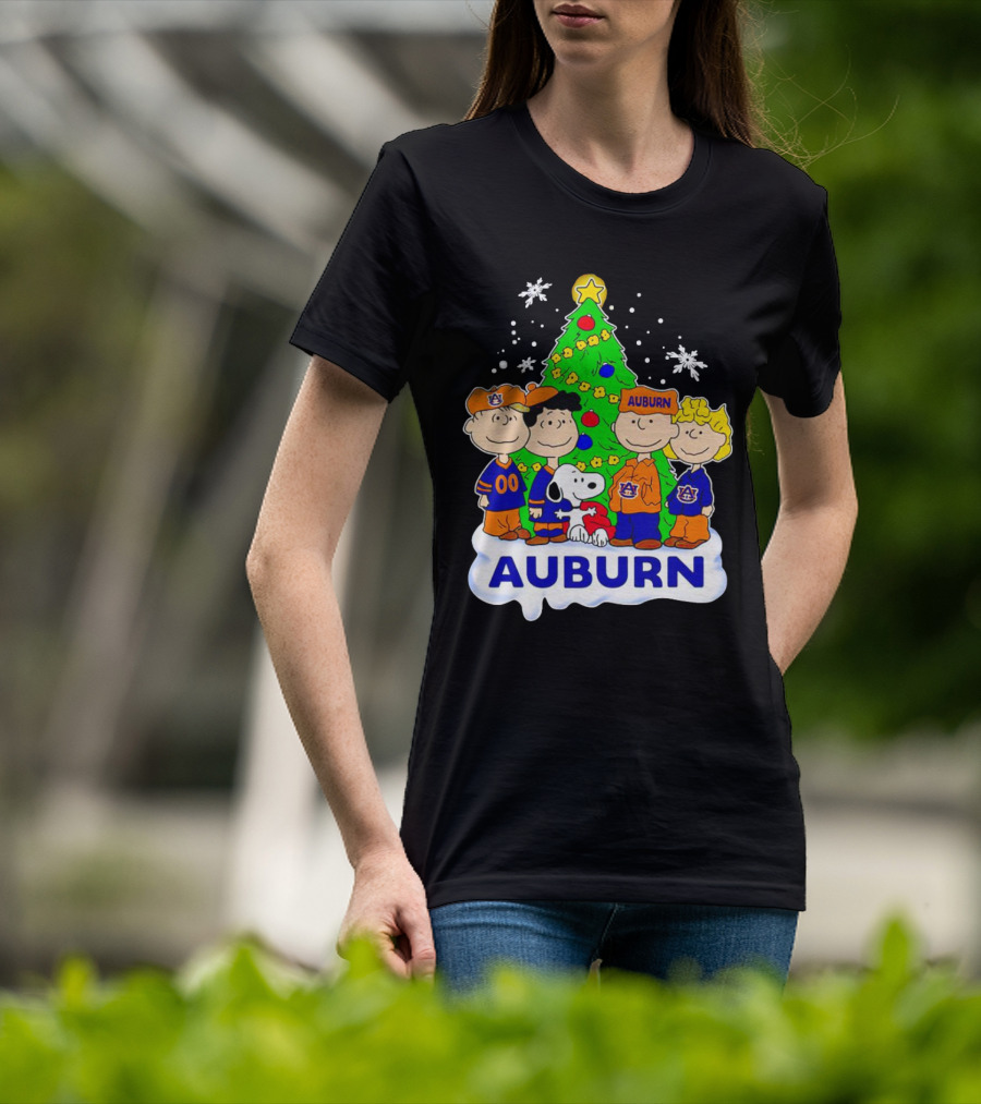 Peanuts Auburn Tigers Christmas Tree Charlie Brown Snoopy Lucy Linus T-Shirt