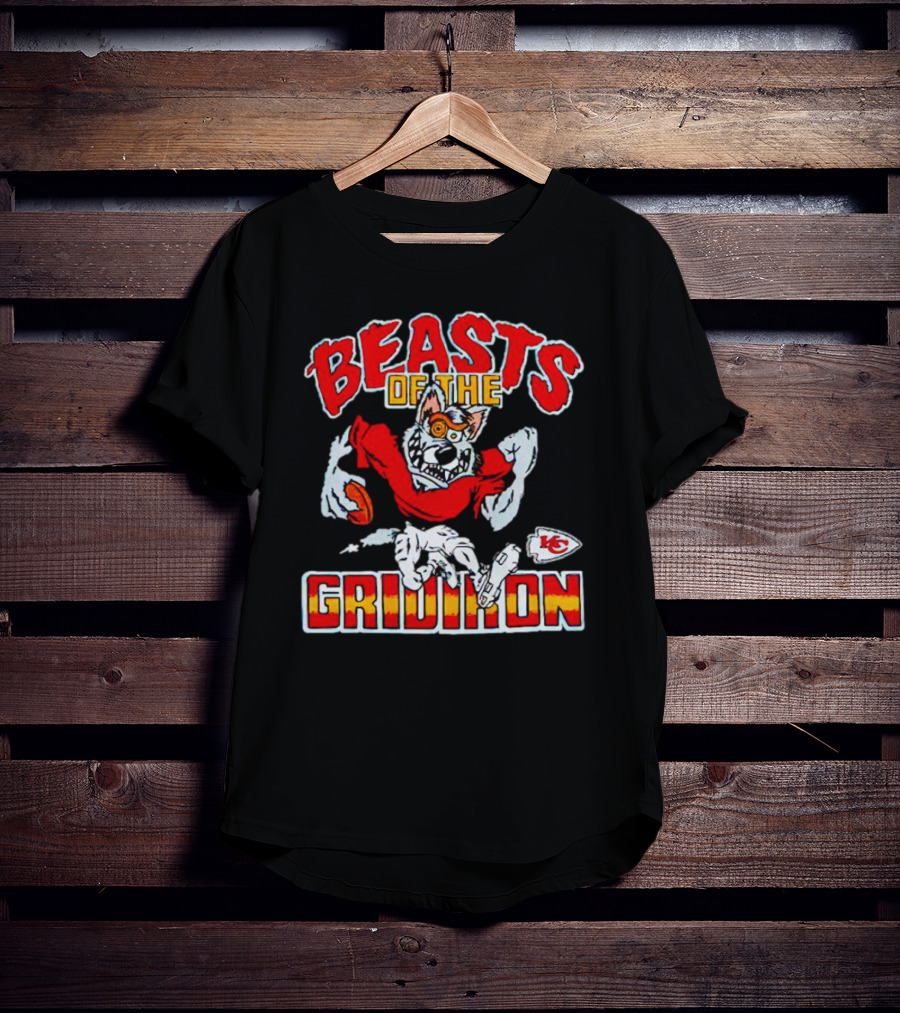 Beasts Of The Gridiron Kansas City Chiefs Wolf Football T-Shirt