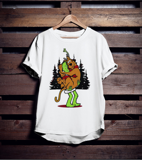 Grinch Scooby-Doo Shaggy Hug Funny Christmas Scene T-Shirt