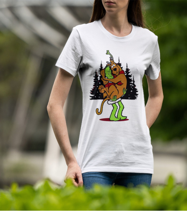 Grinch Scooby-Doo Shaggy Hug Funny Christmas Scene T-Shirt