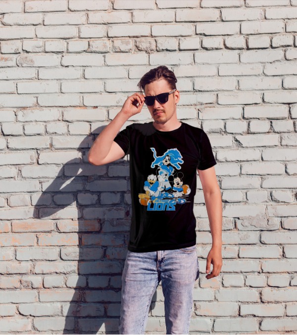 Detroit Lions Mickey Friends Game Day Football Disney T-Shirt