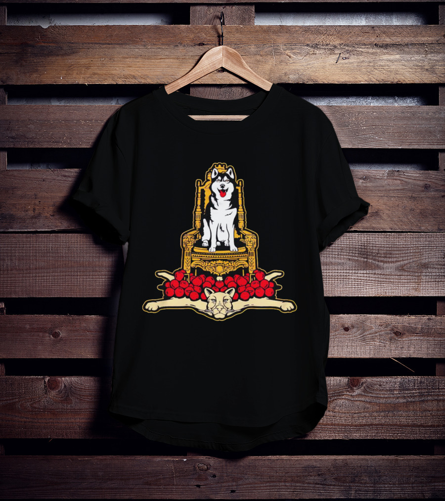 Washington Huskies King Of The Apple Throne With Cougar Rug T-Shirt
