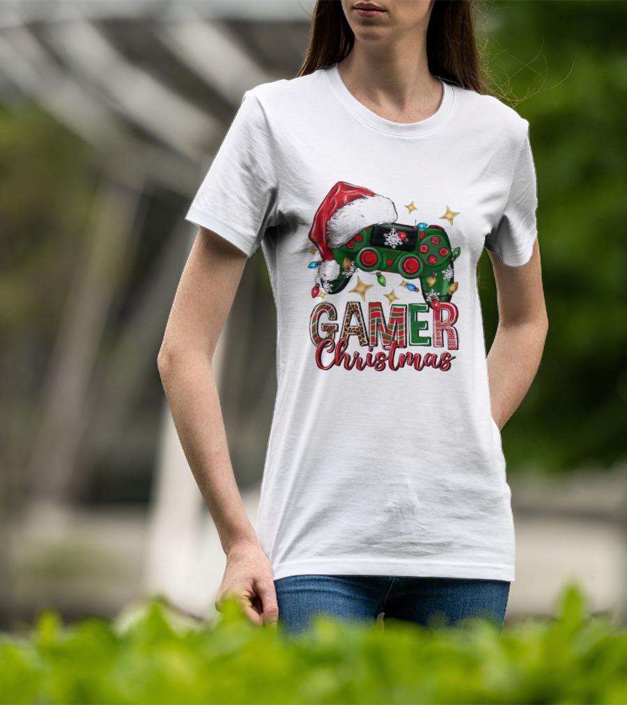 Gamer Christmas Santa Hat Game Controller Holiday Lights T-Shirt