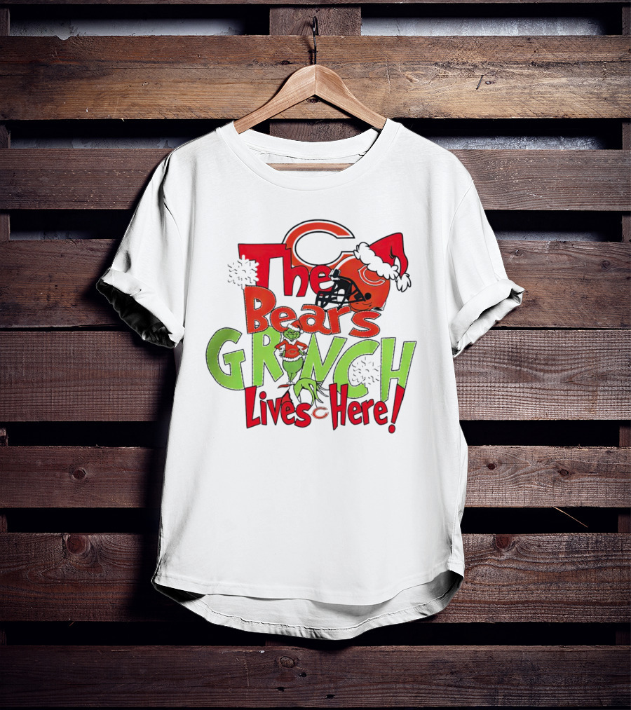 Chicago Bears Grinch Lives Here Christmas Football T-Shirt