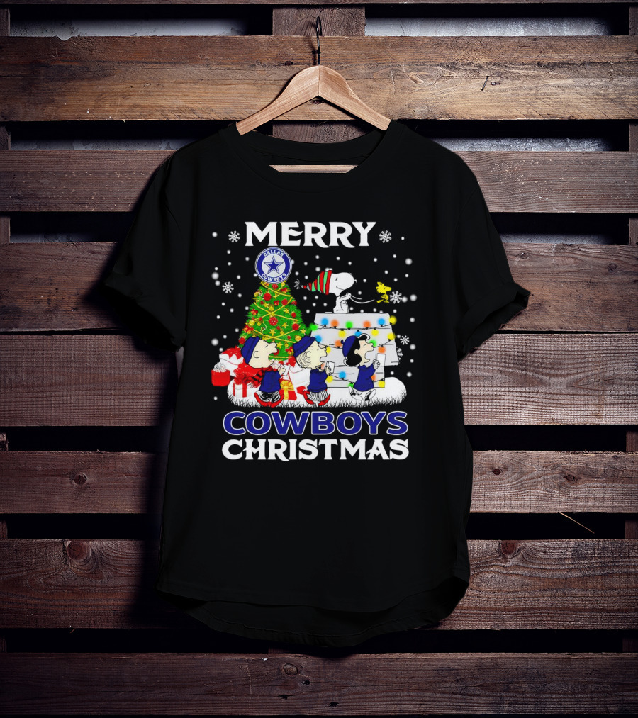 Merry Dallas Cowboys Peanuts Characters Christmas T-Shirt