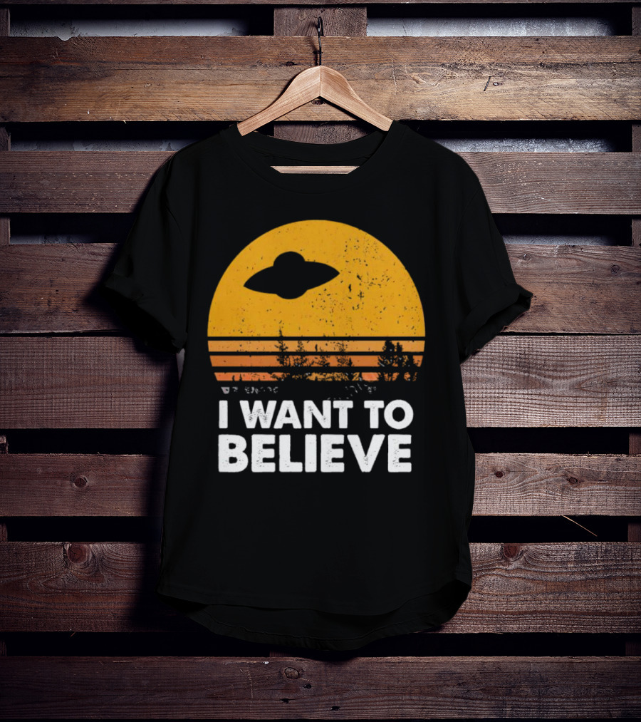 I Want To Believe Alien UFO Vintage Sunset T-Shirt