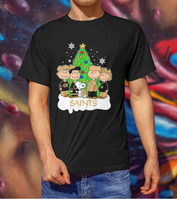 Peanuts Christmas New Orleans Saints Characters With Tree T-Shirt