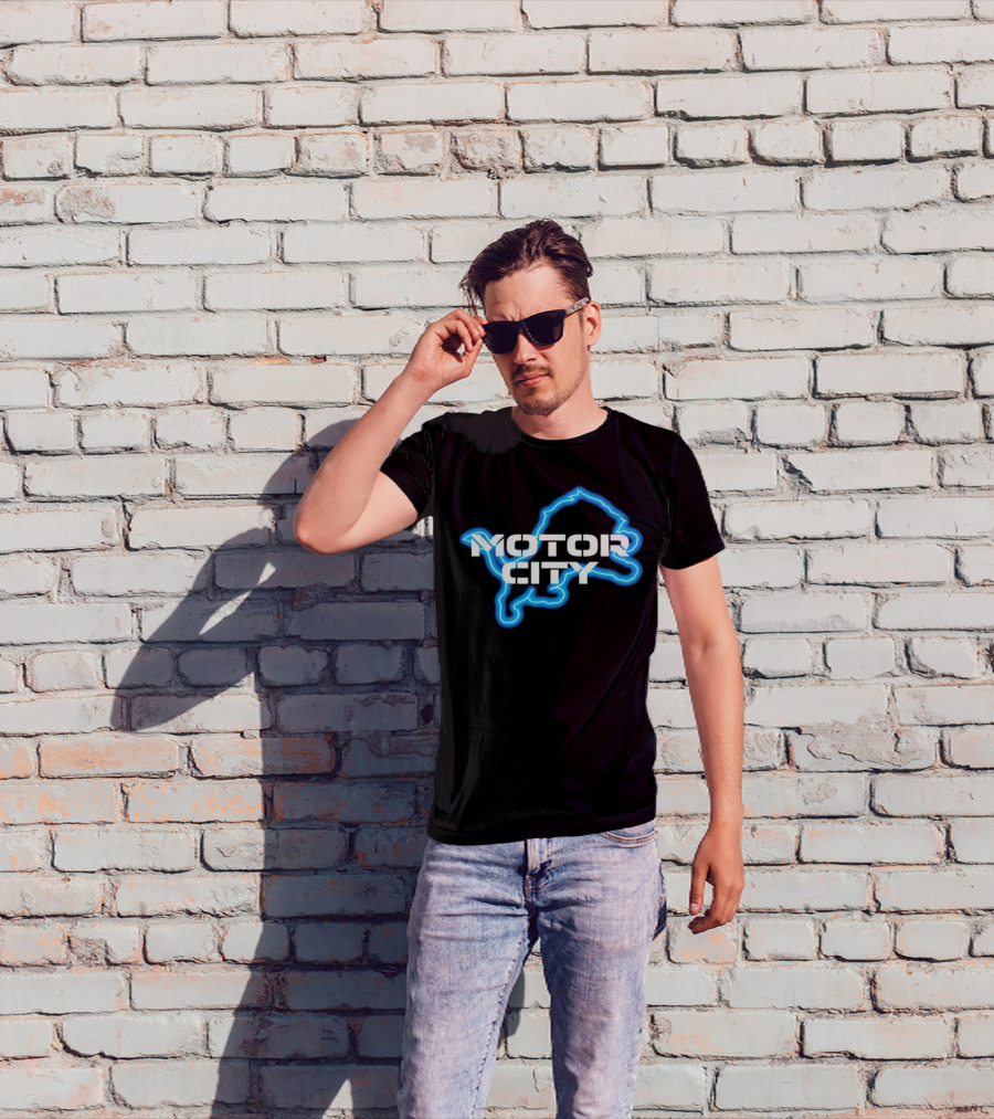 Sam Richardson Wearing Detroit Lions Motor City Blue Lion T-Shirt