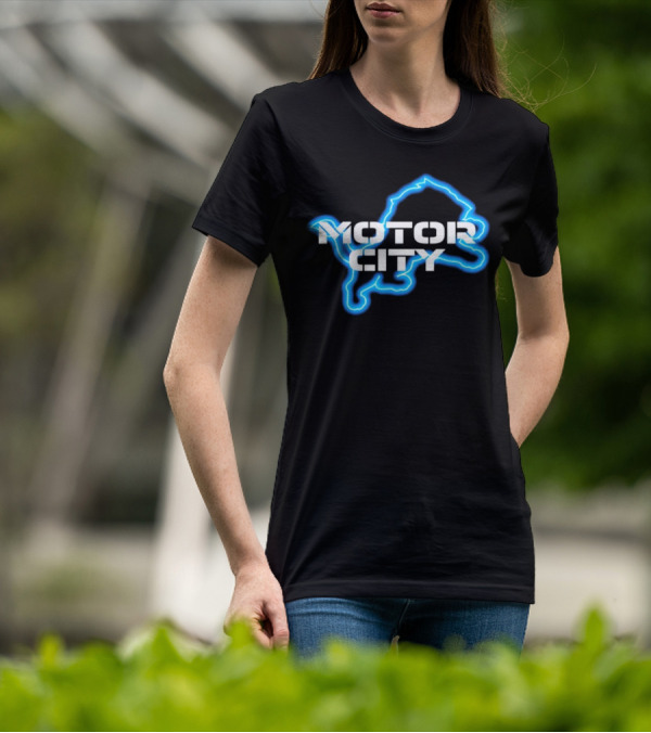 Sam Richardson Wearing Detroit Lions Motor City Blue Lion T-Shirt