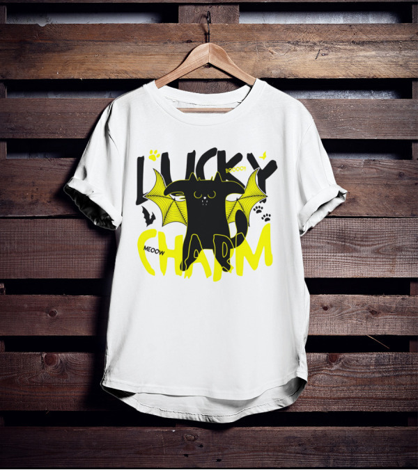 Lucky Charm Booo Meoow Bat Cat Halloween Paws T-Shirt