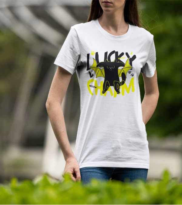 Lucky Charm Booo Meoow Bat Cat Halloween Paws T-Shirt