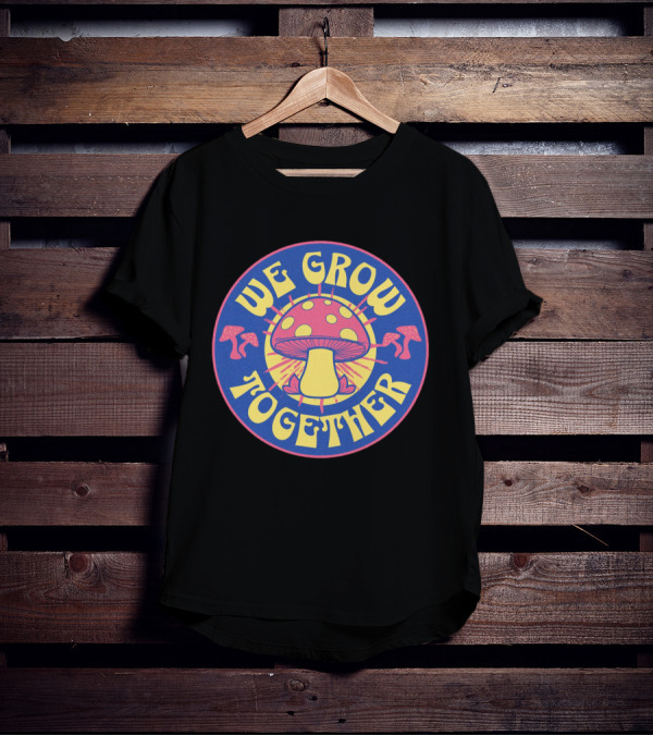 WE GROW TOGETHER Mushroom Psychedelic Retro Circle Badge T-Shirt